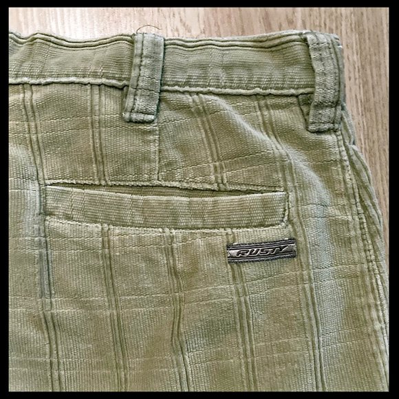 RUSTY Mens Corduroy "flat front" Bermuda Shorts - Picture 5 of 5